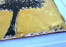 Load image into Gallery viewer, Oak Tree Gold Moon Hlow