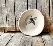 Load image into Gallery viewer, Bee Bowl Dish